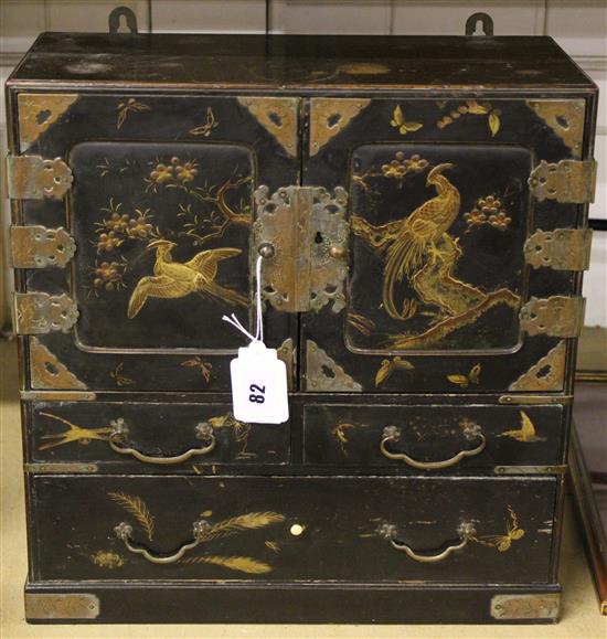 Lacquer table cabinet